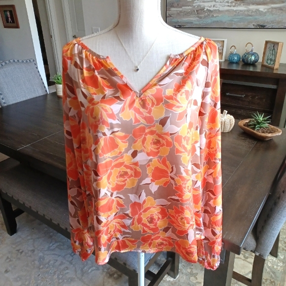 Emily Wonder Satin Floral Print Blouse with Split Neckline - Picture 4 of 10